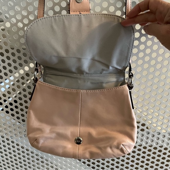 Coach Soho Leather Sling Crossbody Flap Bag Small in Ballerina Pink GUC - Picture 4 of 16